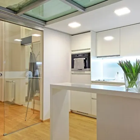 Apartment White Swan Apartment *